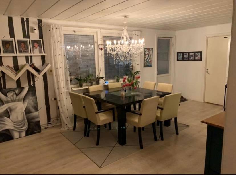 Own Private Room In A Big House! Luleå Zewnętrze zdjęcie